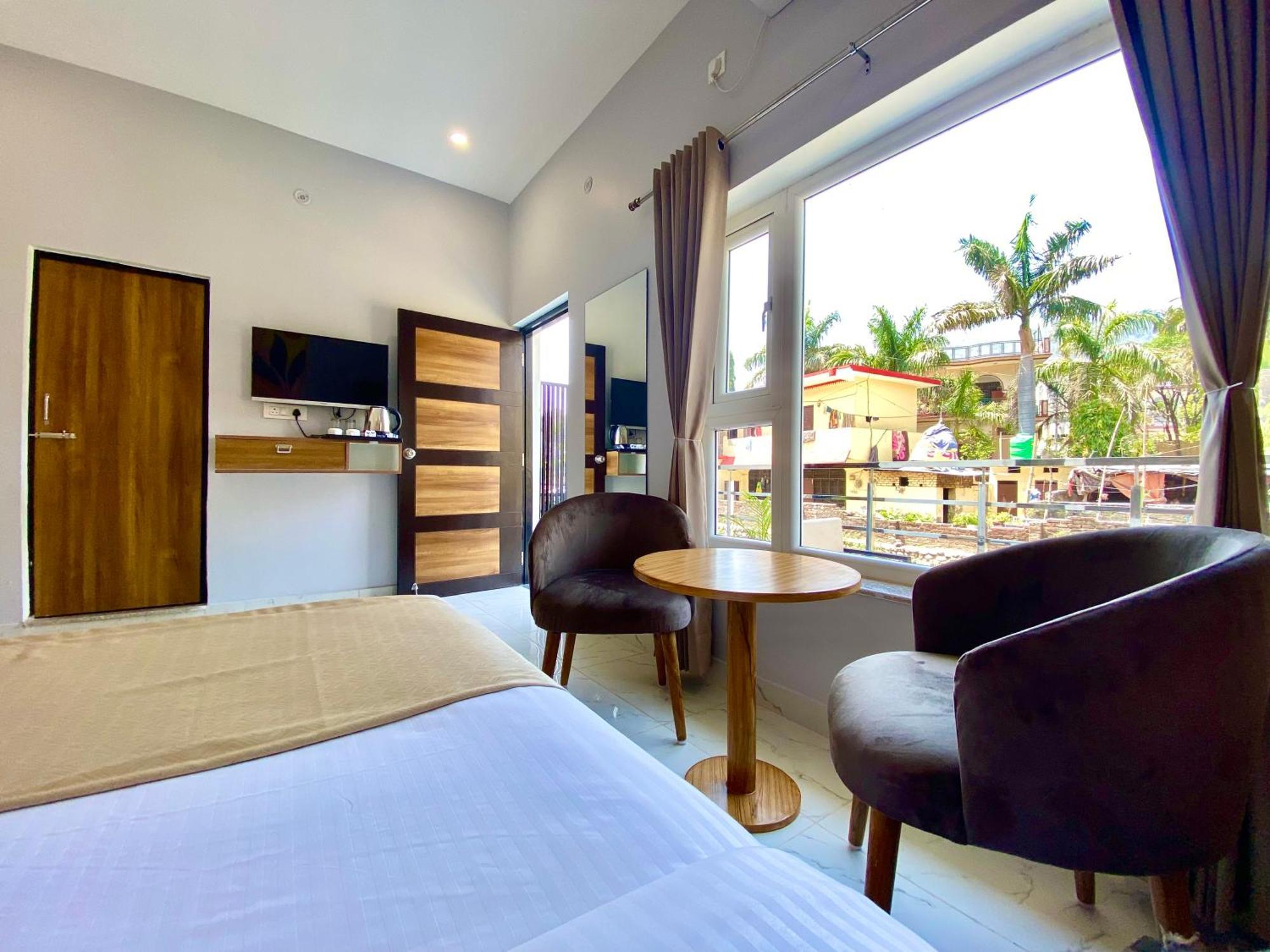 Hotel Wraveler Inn Rishīkesh Exteriör bild