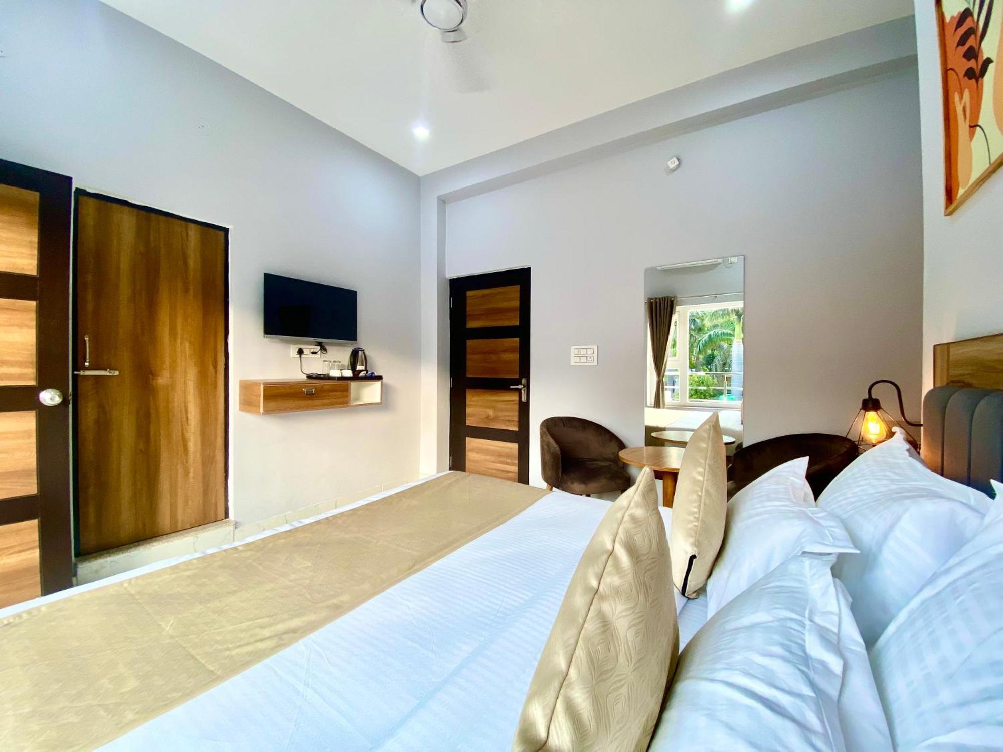 Hotel Wraveler Inn Rishīkesh Exteriör bild