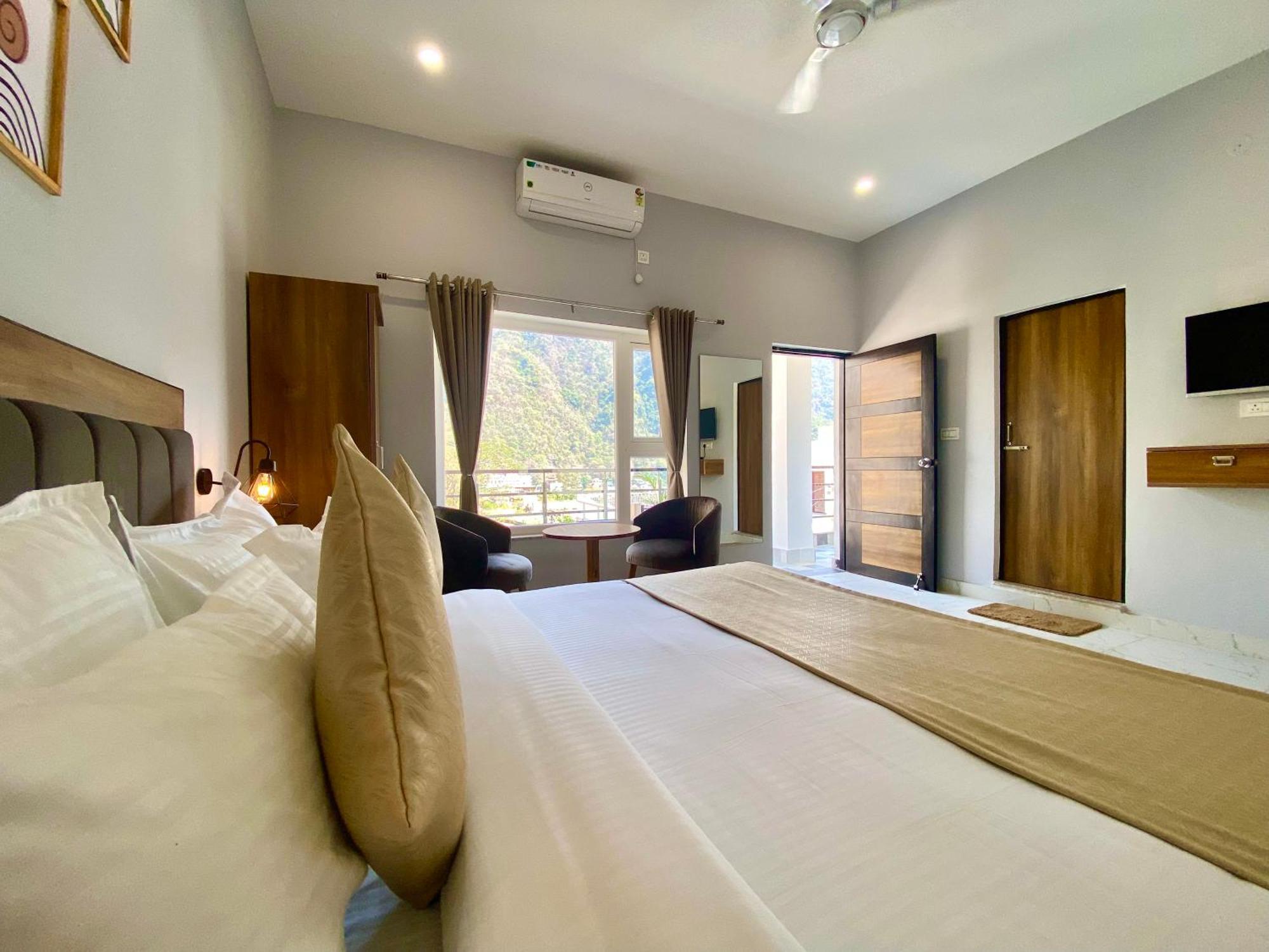 Hotel Wraveler Inn Rishīkesh Exteriör bild