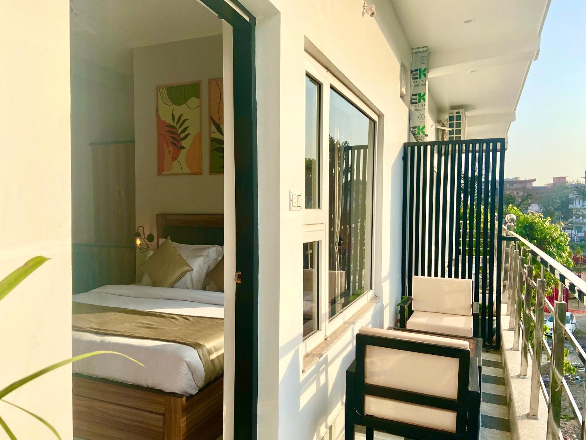 Hotel Wraveler Inn Rishīkesh Exteriör bild