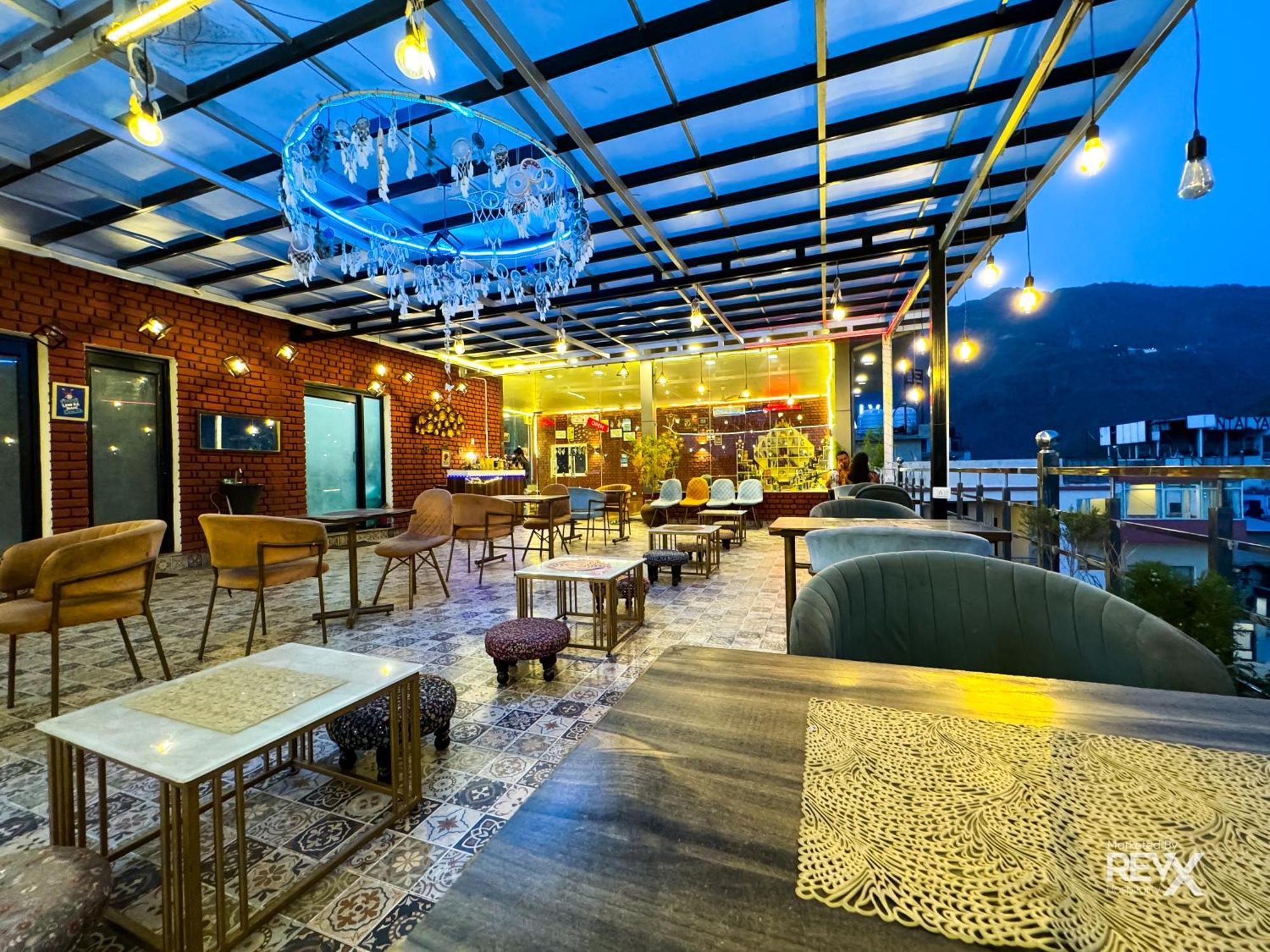 Hotel Wraveler Inn Rishīkesh Exteriör bild